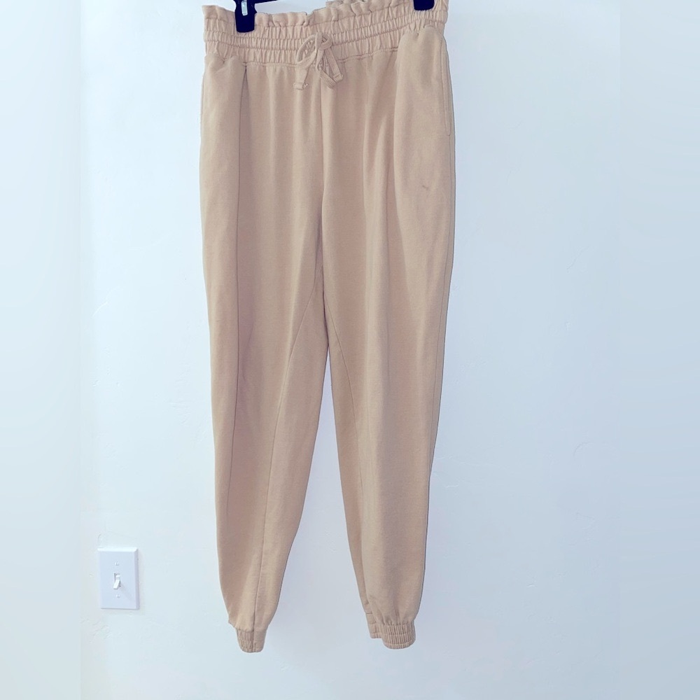 😍🥰Urban Rebel High Waisted Paper Bag Stretch Boho Relaxed Tan Sweat Pants